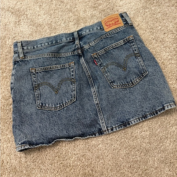 Levi's Dark Wash Denim Mini Skirt, Size 30" Waist - Picture 2 of 6